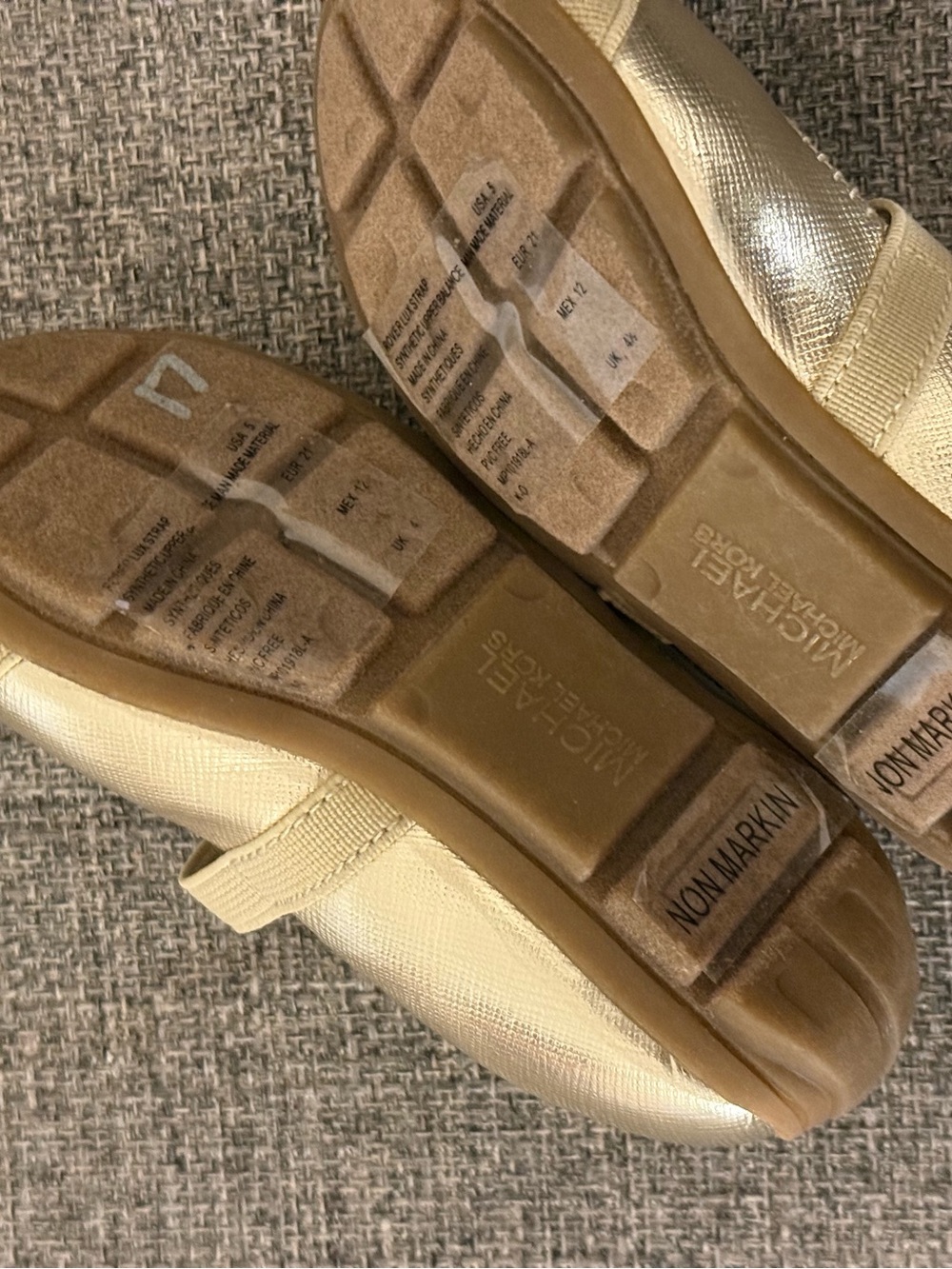 Michael Kors Toddler baby Girl’s Gold Mary Jane Ballet Style Shoes Size 5 - Picture 5 of 7